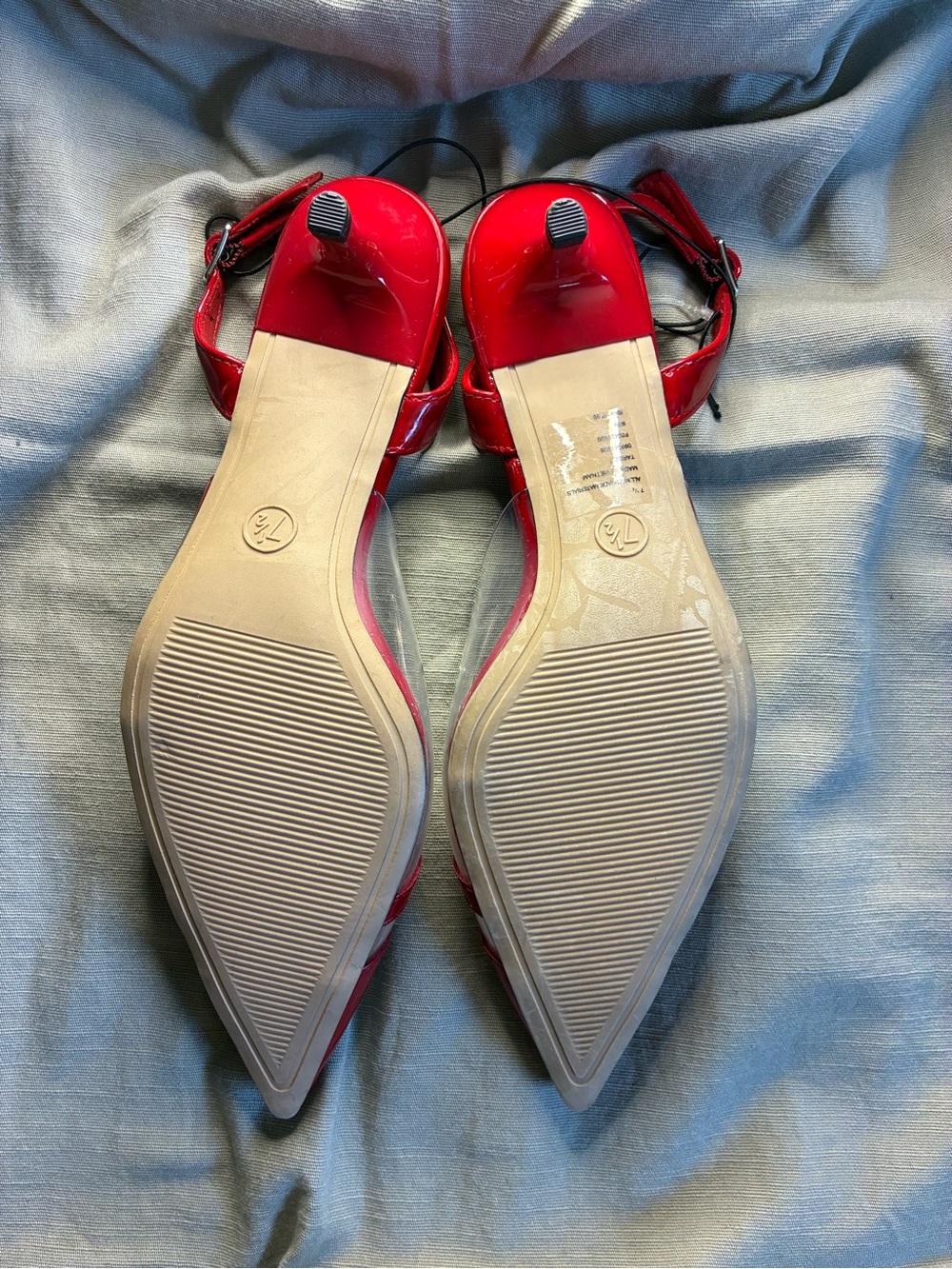 New Women's Eleanor Heart
Slingback Heels Size 7.5 Red - Picture 2 of 2